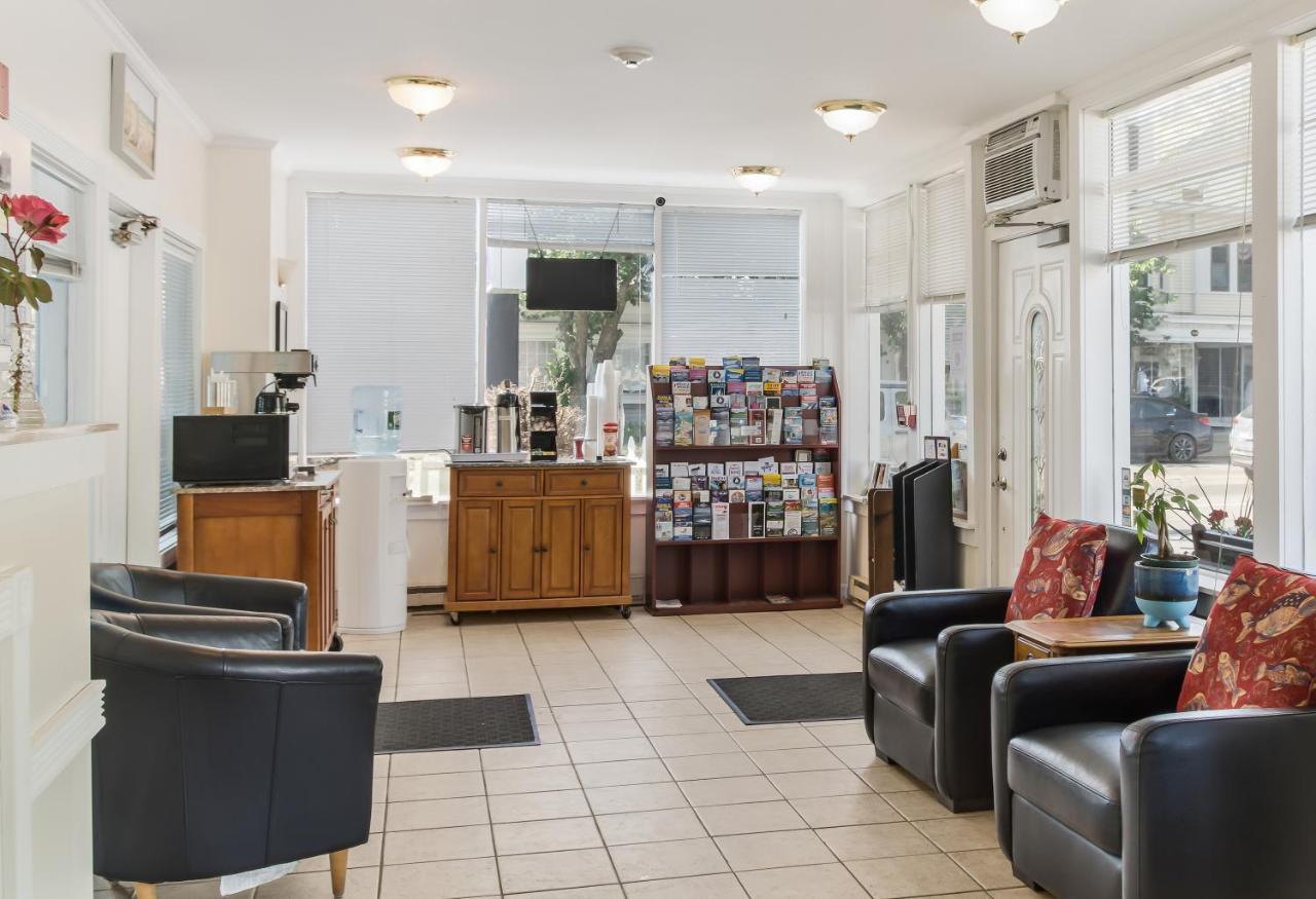 Americas Best Value Inn Hyannis Exterior foto