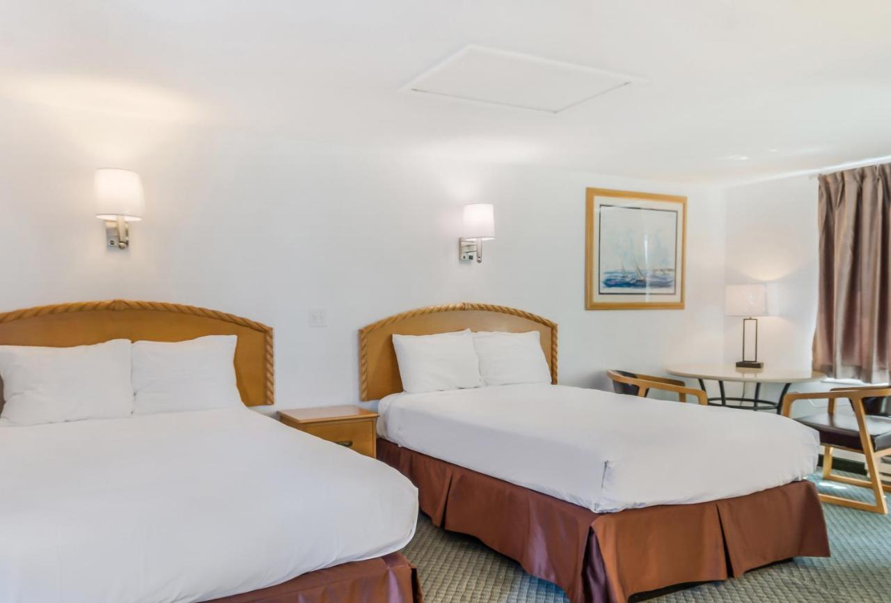Americas Best Value Inn Hyannis Exterior foto