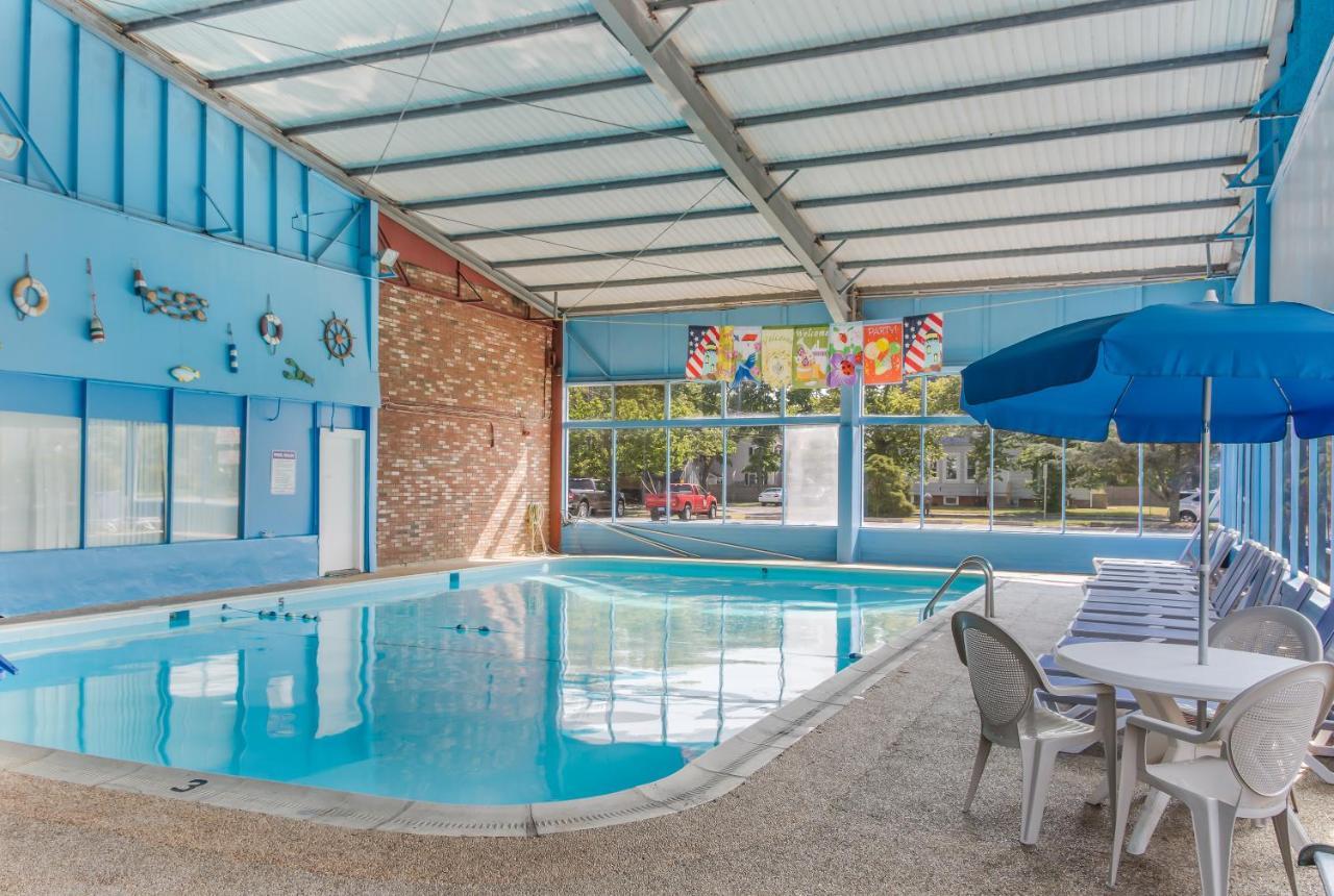 Americas Best Value Inn Hyannis Exterior foto