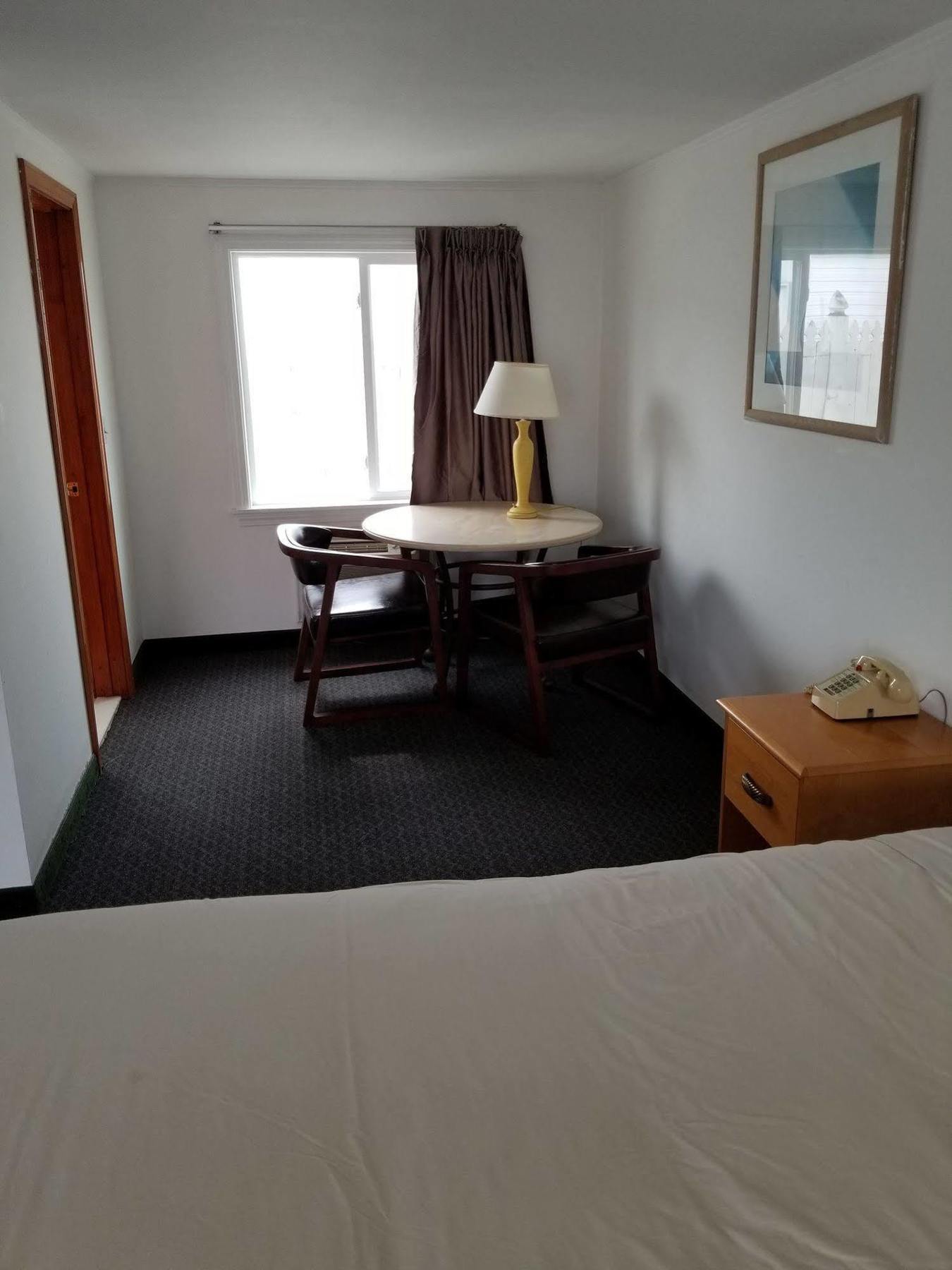 Americas Best Value Inn Hyannis Exterior foto